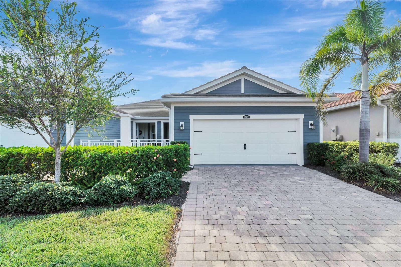 Property Photo:  12019 Tapestry Lane  FL 34293 