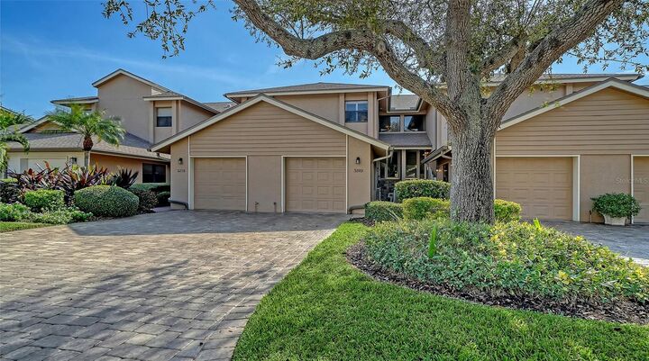 Property Photo: 5260 Heron Way 202 FL 34231