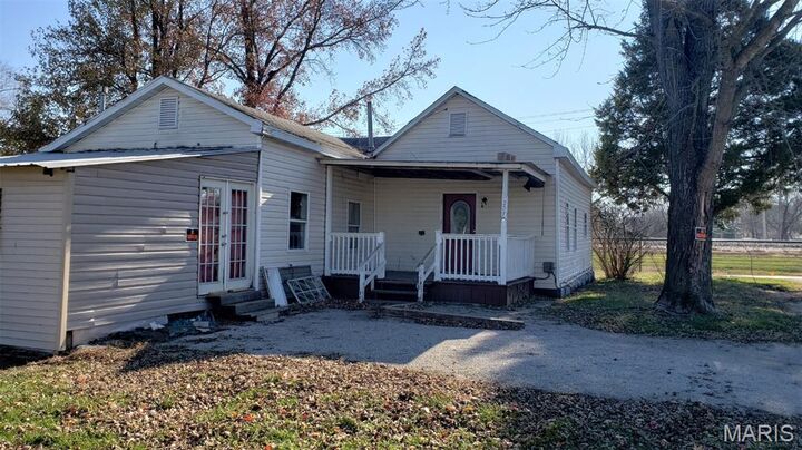 Property Photo: 207 NW Main Street MO 65453
