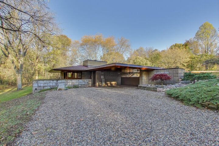 Property Photo: 11185 Hawthorne Drive MI 49053