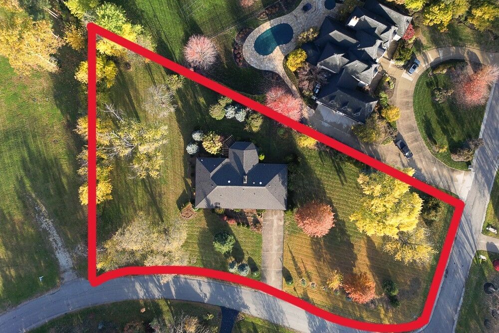 Property Photo: 520 Ridgemoor Drive IL 60527