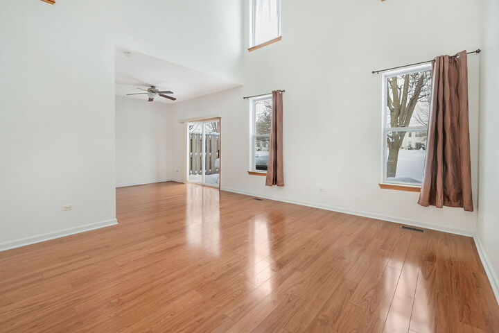 Property Photo: 1529 Keystone Court IL 60120