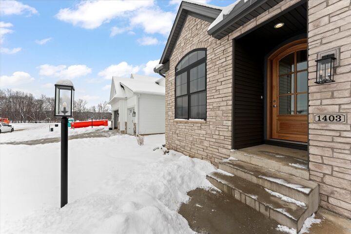 Property Photo:  1403 Ravenwood Drive  IL 61853 