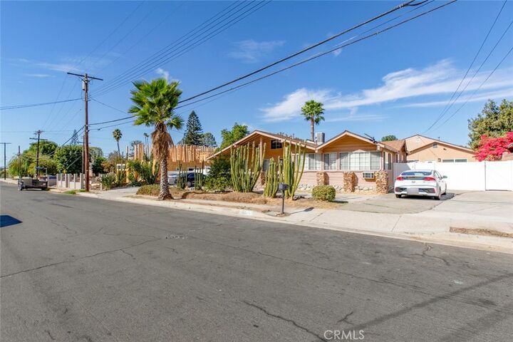 Property Photo: 10563 Vinedale CA 91352