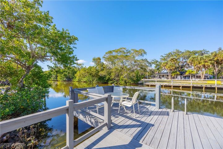 Property Photo: 214 Riverwood Road FL 34114