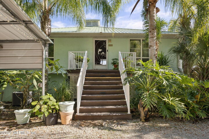 Property Photo: 259 S Prospect Street FL 32112
