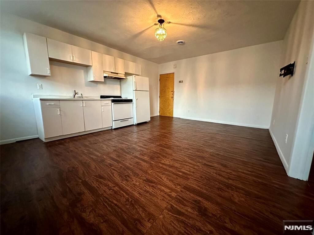 Property Photo: 530 Valley Brook Avenue 2nd Floor NJ 07071