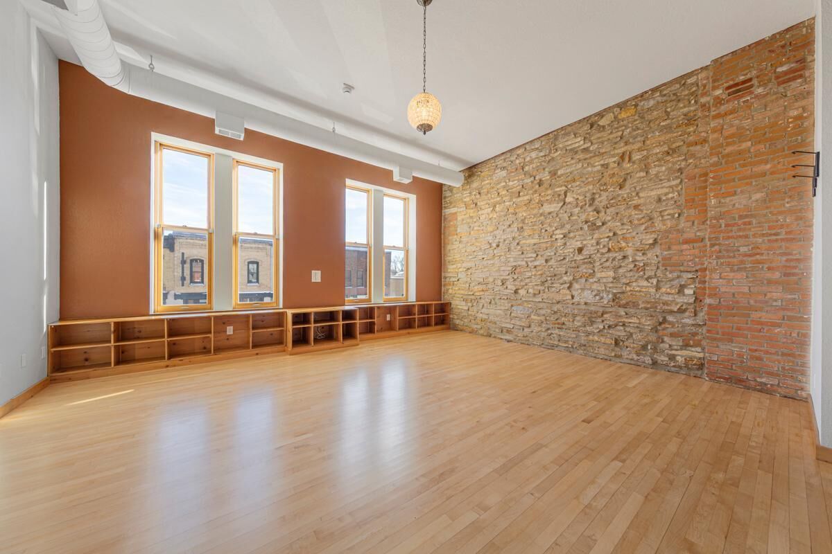 Property Photo:  500 Division Street S 7  MN 55057 