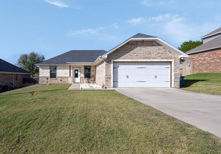 Property Photo: 2306 Creek Drive TX 76048