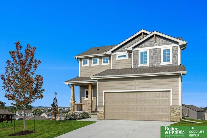 Property Photo: 8619 N 176 Street NE 68007