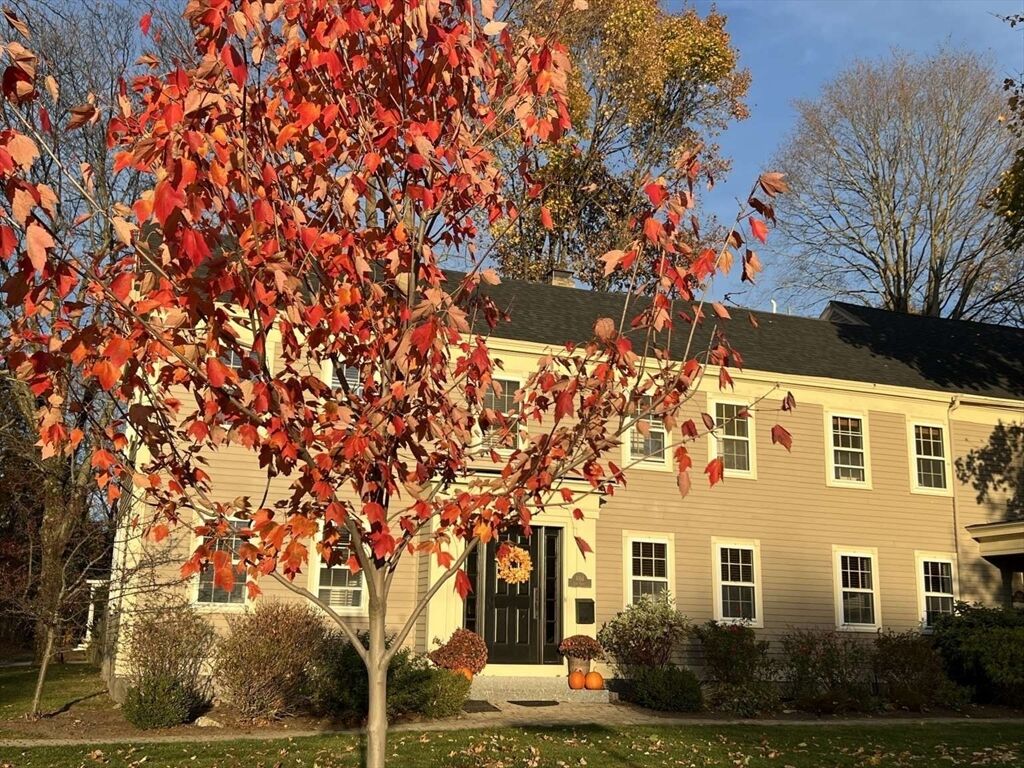 Property Photo:  105 Elm Street A  MA 01810 