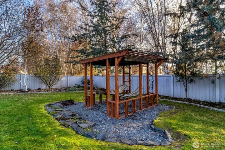 Property Photo: 1676 Greenbriar Drive WA 99362