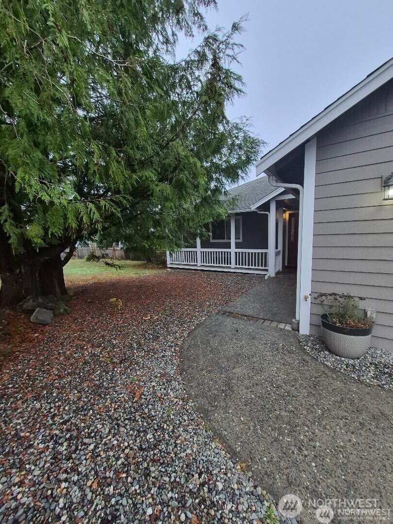 Property Photo: 516 Mason Court WA 98250