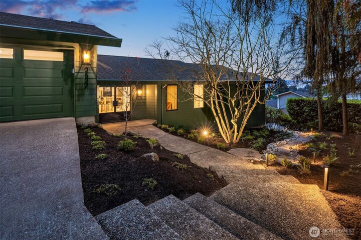 Property Photo: 2627 96th Avenue NE WA 98004