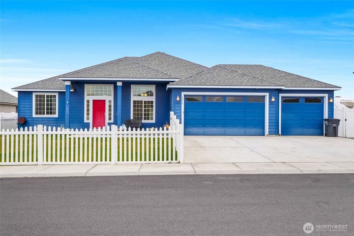 1011  8th Avenue NE  Ephrata WA 98823 photo