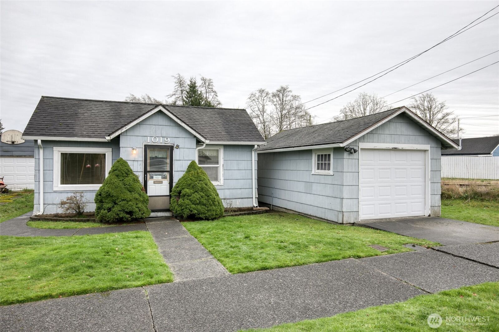 Property Photo: 1019 Maple Street WA 98550