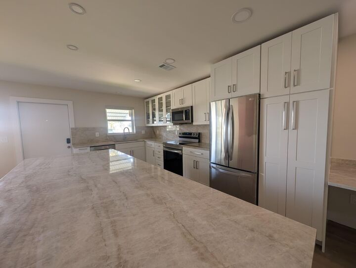 Property Photo: 7264 E Oakridge Circle FL 33462