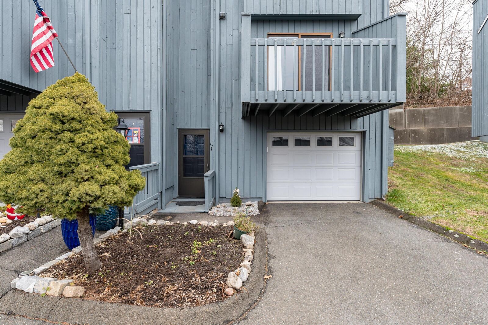 Property Photo:  8 Driftway Road C1  CT 06811 