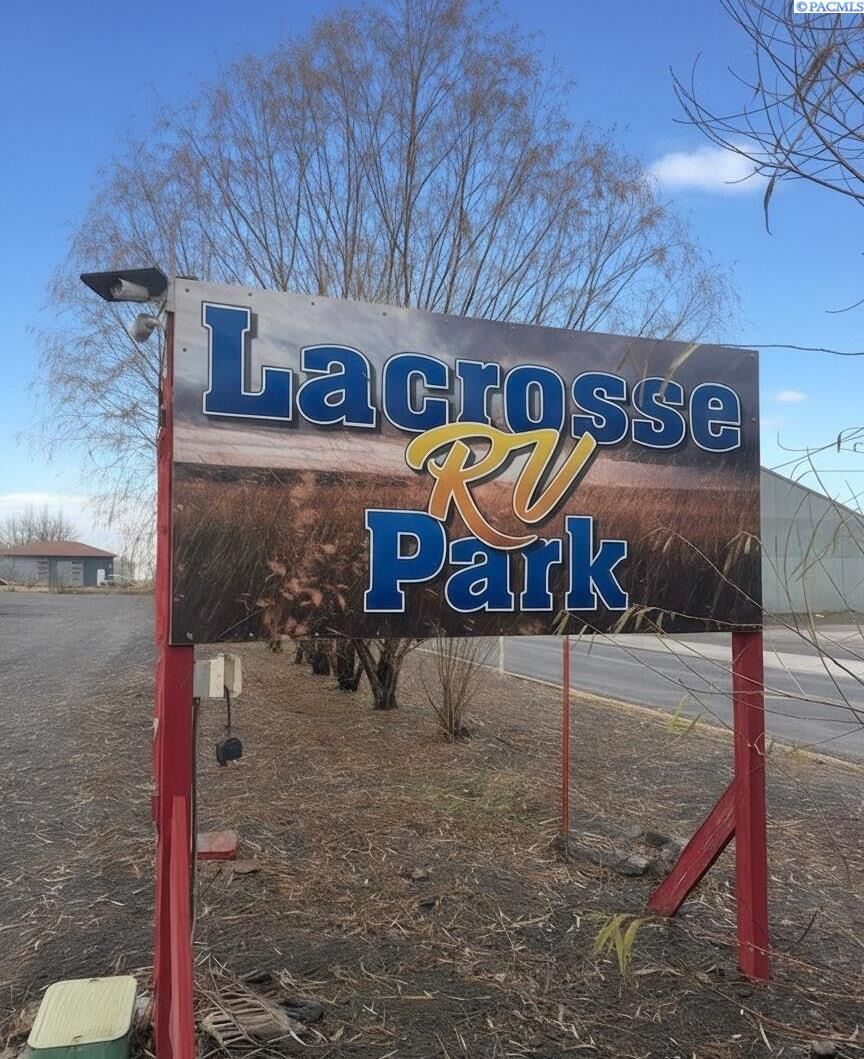 Property Photo:  601 S Main St  WA 99143 