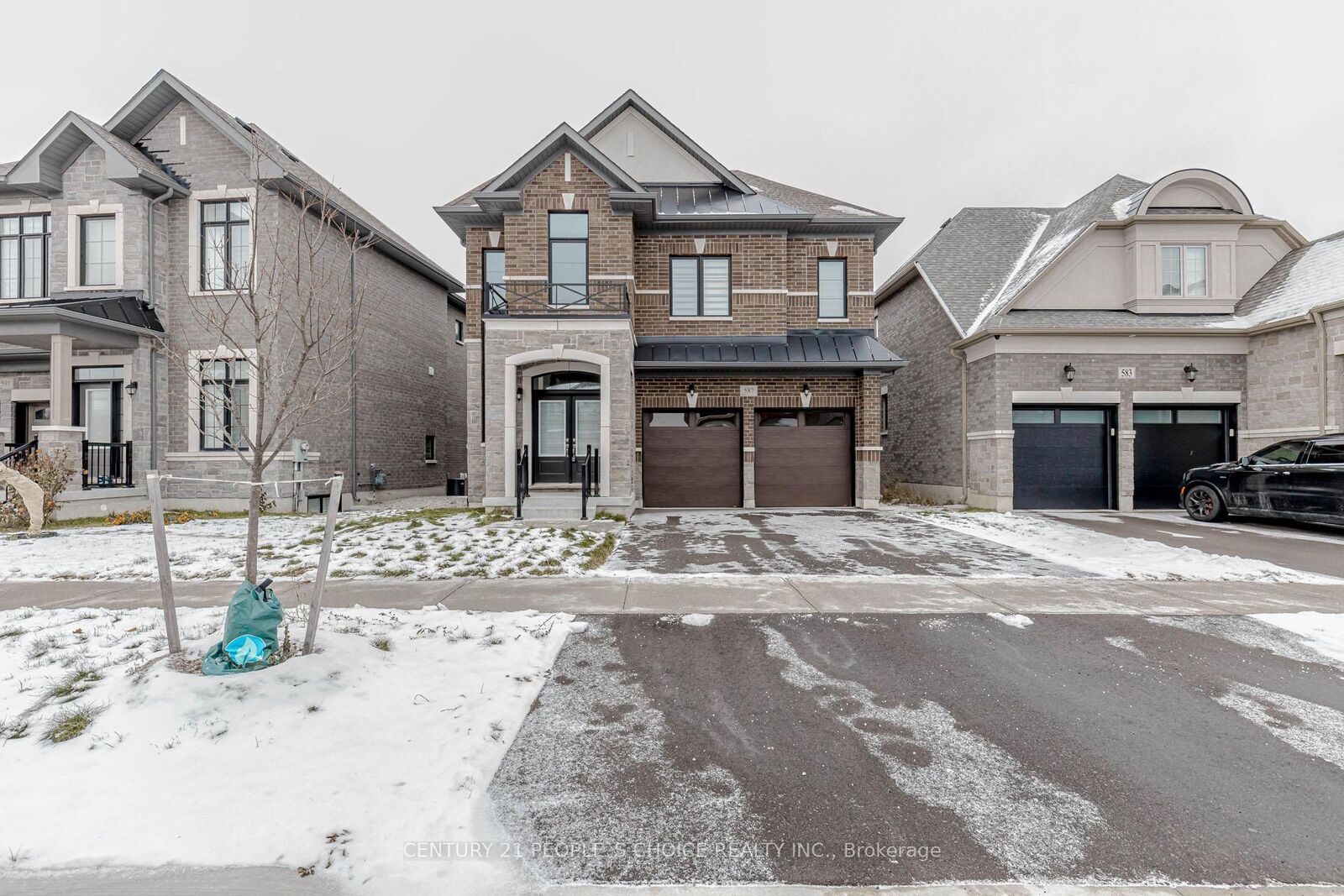 Property Photo: 587 Kleinburg Summit Way ON L4H 3N5
