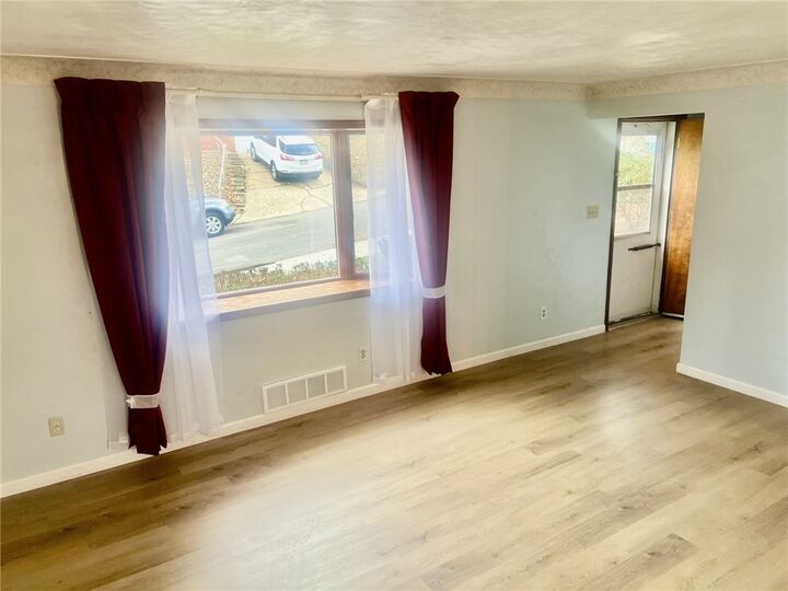 Property Photo: 314 Pointview Rd PA 15227