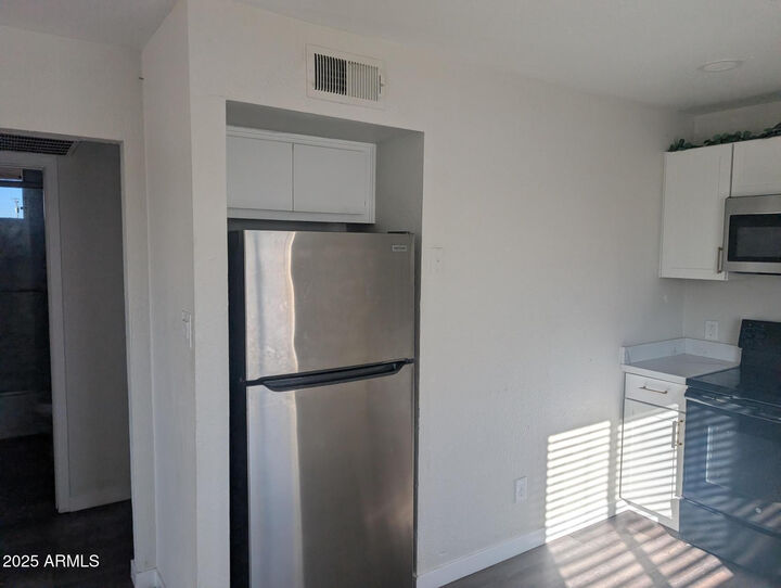 Property Photo: 7160 N 53rd Avenue Apt 2 AZ 85301