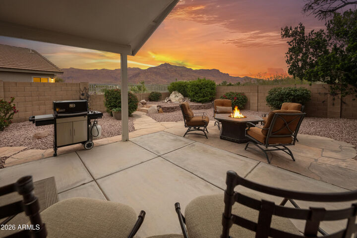 Property Photo:  4957 S Louie Lamour Drive  AZ 85118 