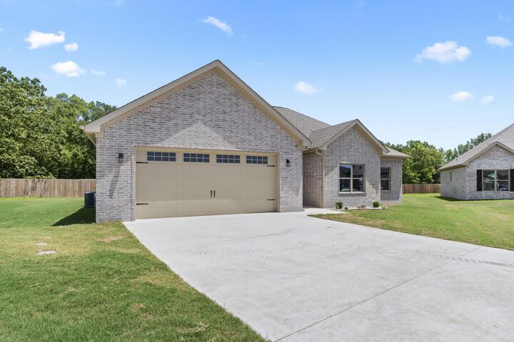 Property Photo: 14 Morning Sun Cove AR 72058