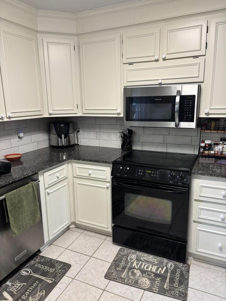 Property Photo:  112 River Oak Lane  SC 29418 