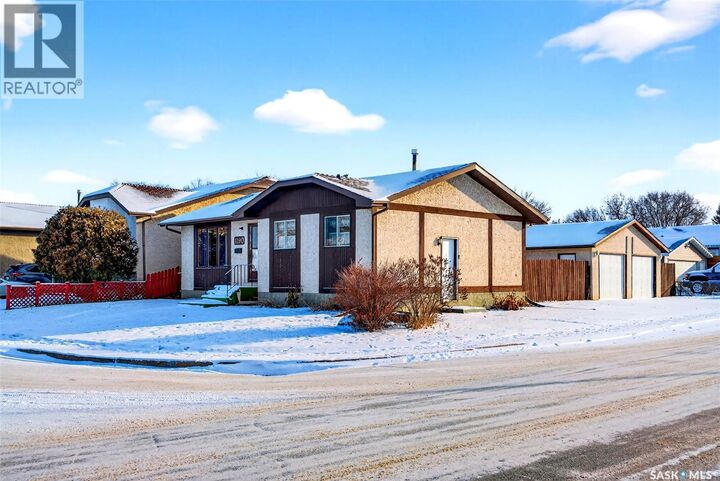 Property Photo: 1190 Ferguson Crescent SK S4N 6V6