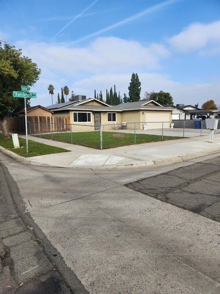Property Photo: 4935 E Kerckhoff Avenue CA 93727