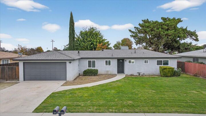 Property Photo:  5788 S Cherry Avenue  CA 93706 