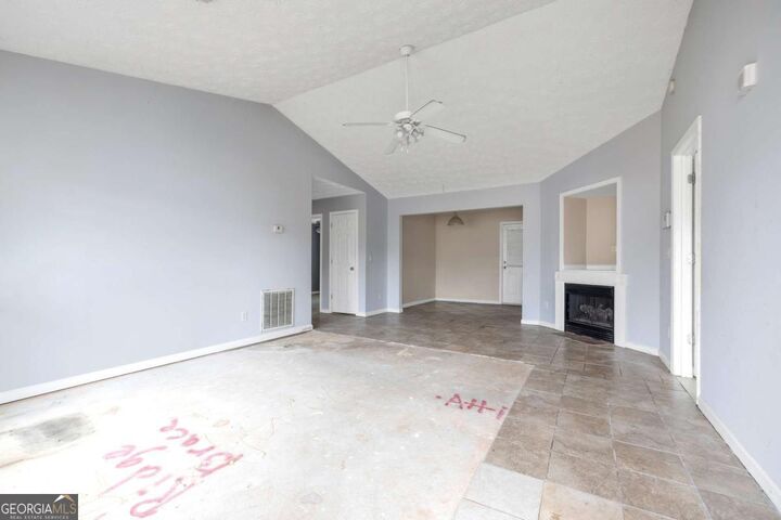 Property Photo:  1050 Longview Trail  GA 30223 