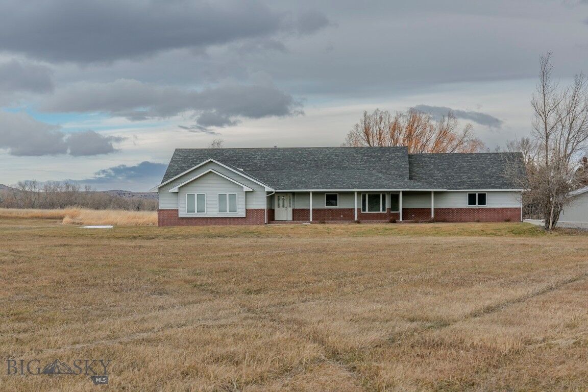 Property Photo:  297 Big Timber Loop Road  MT 59011 