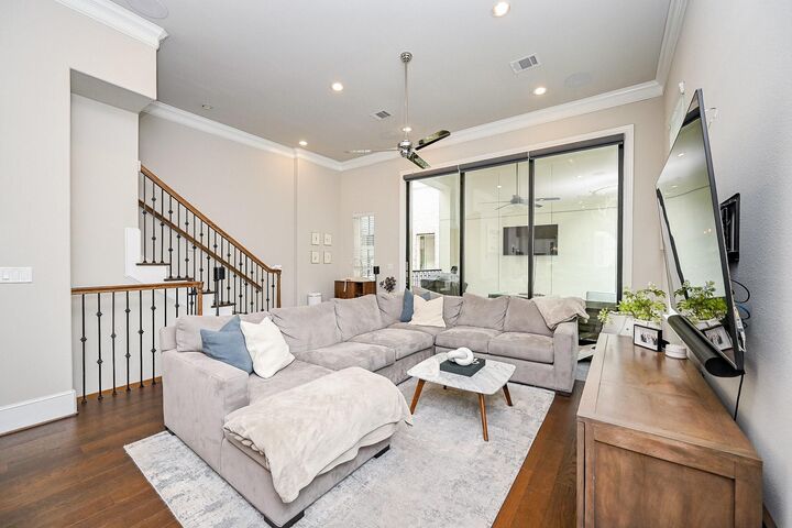 Property Photo:  6054 Kansas Street  TX 77007 