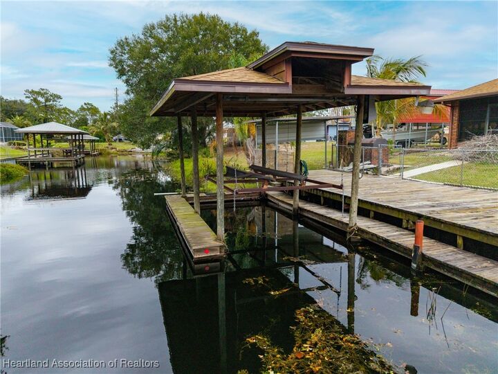 Property Photo: 113 Dreamtime Avenue FL 33852