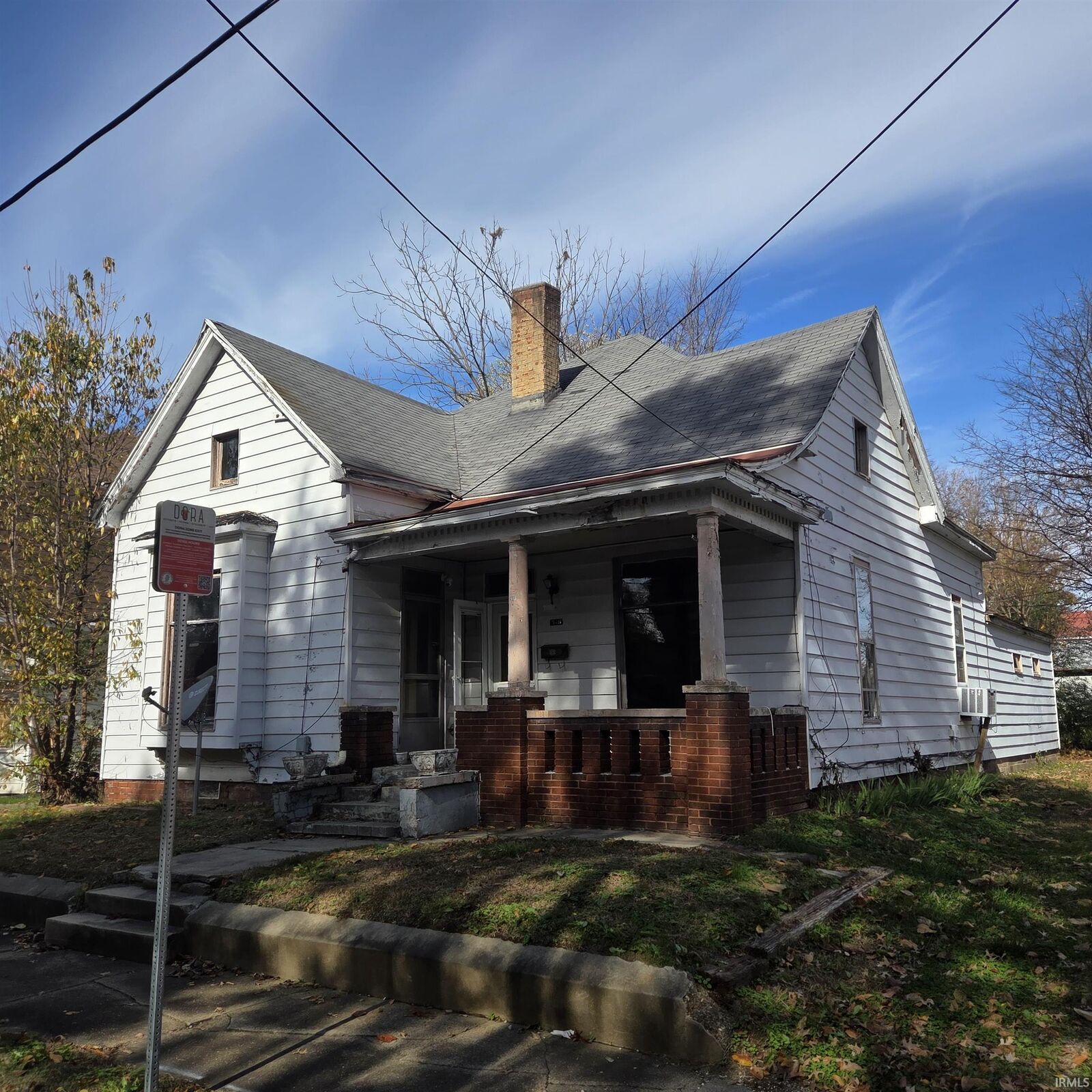 Property Photo: 315 W Walnut Street IN 47601