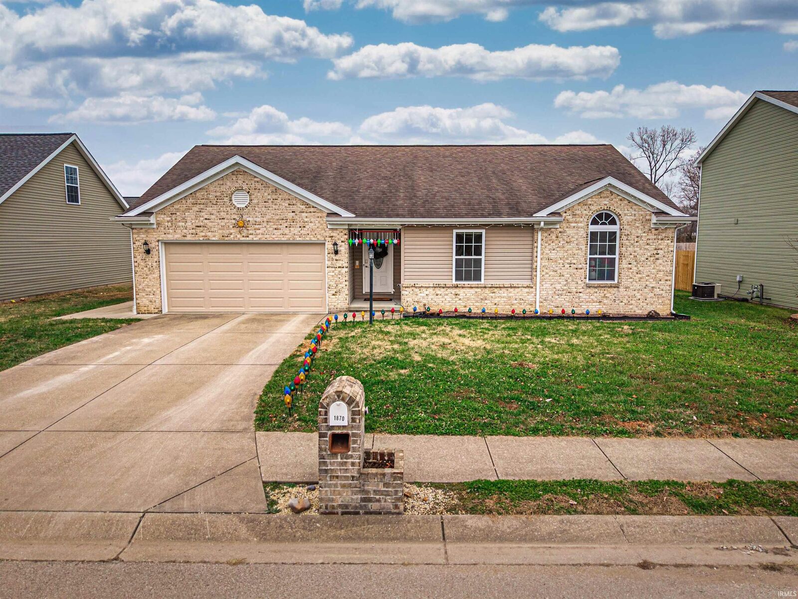 Property Photo:  1870 Sandal Way  IN 47630 