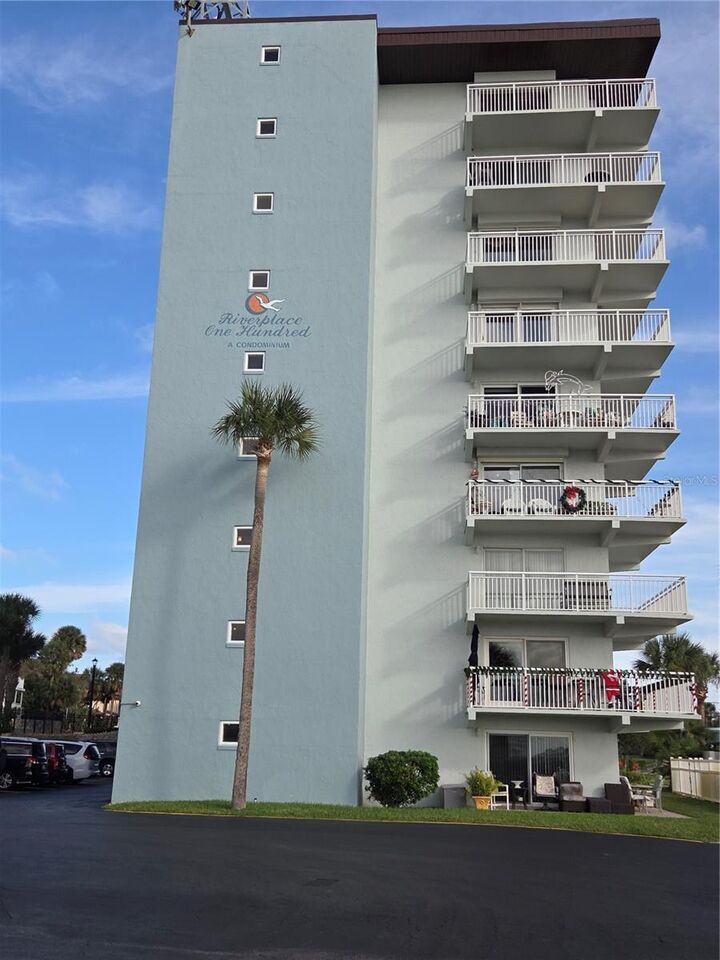 Property Photo: 100 Silver Beach Avenue 214 FL 32118