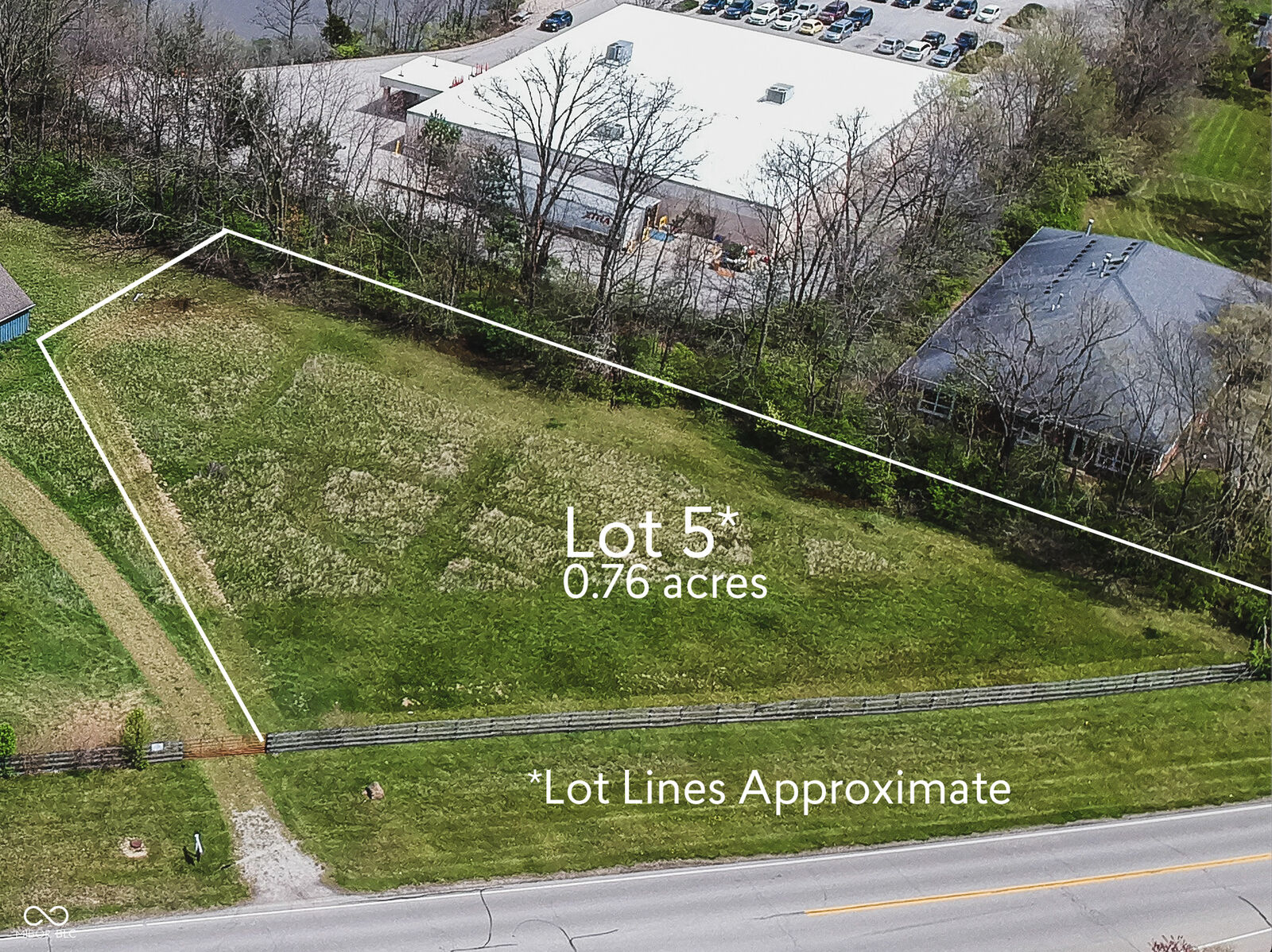 Property Photo: 1500 E Greyhound Pass IN 46032