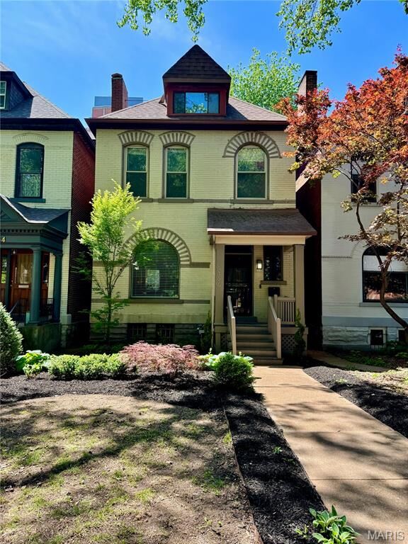 Property Photo:  4456 Laclede Avenue  MO 63108 