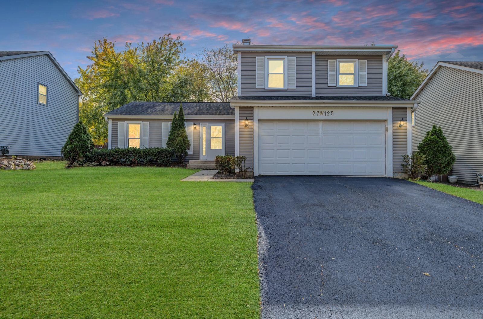 Property Photo:  27W125 Chestnut Lane  IL 60190 