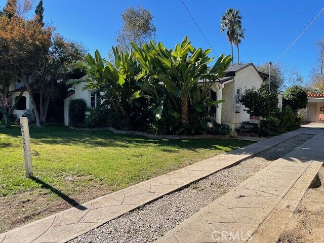 Property Photo: 6709 Vesper CA 91405