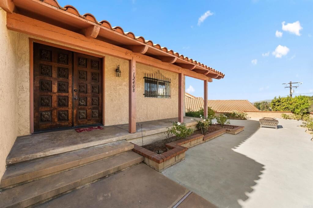 Property Photo:  12408 Carinthia Drive  CA 90601 