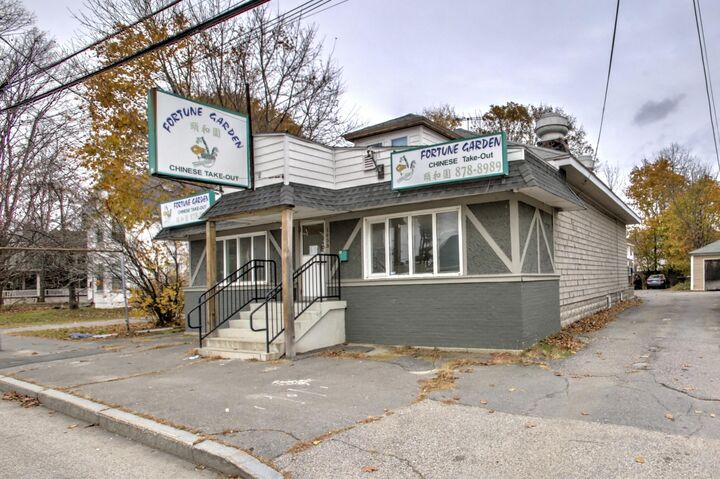 Property Photo:  1435 Forest Avenue  ME 04103 