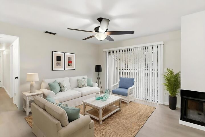 Property Photo:  600 Del Verde Circle 2  CA 95833 