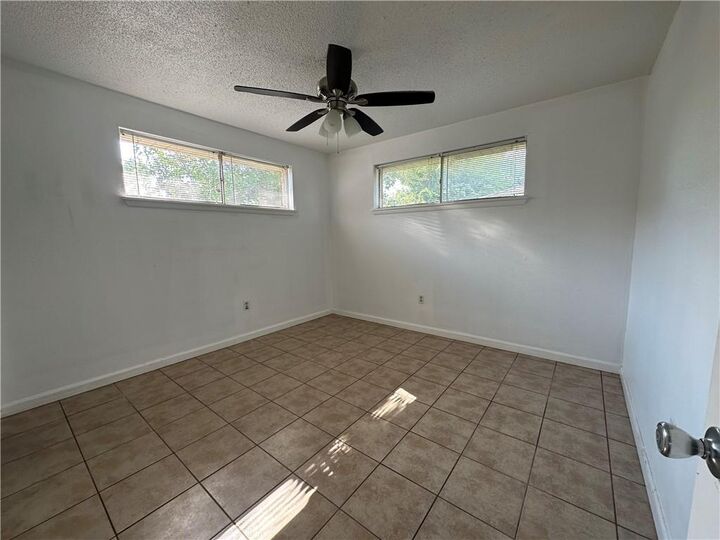 Property Photo:  2125 Edenborn Avenue  LA 70001 