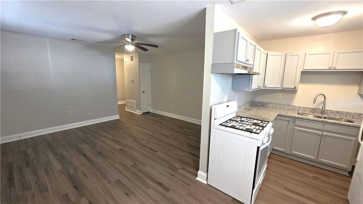 Property Photo: 215 Ave A LA 70037