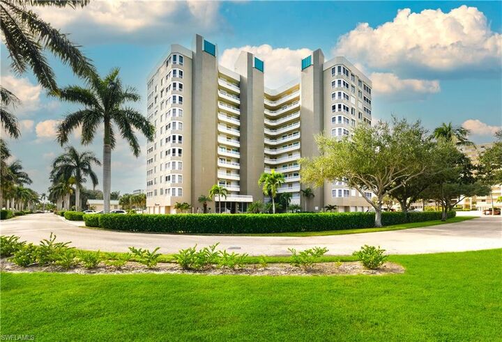 Property Photo:  21 Bluebill Ave 403B  FL 34108 