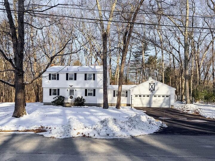 Property Photo: 1 Old Coach Road NH 03051